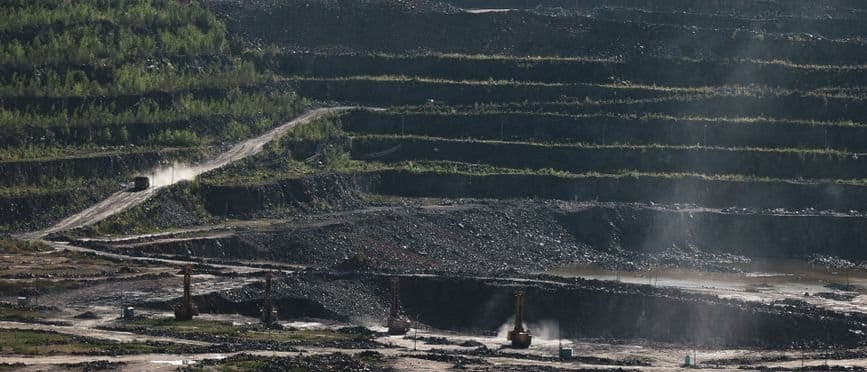 Newmont Corporation (NEM) stock analysis — Hold rating, Basic Materials