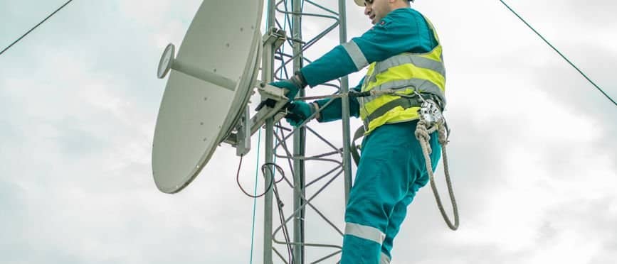 Telephone and Data Systems (TDS) stock analysis — Hold rating, Communication Services