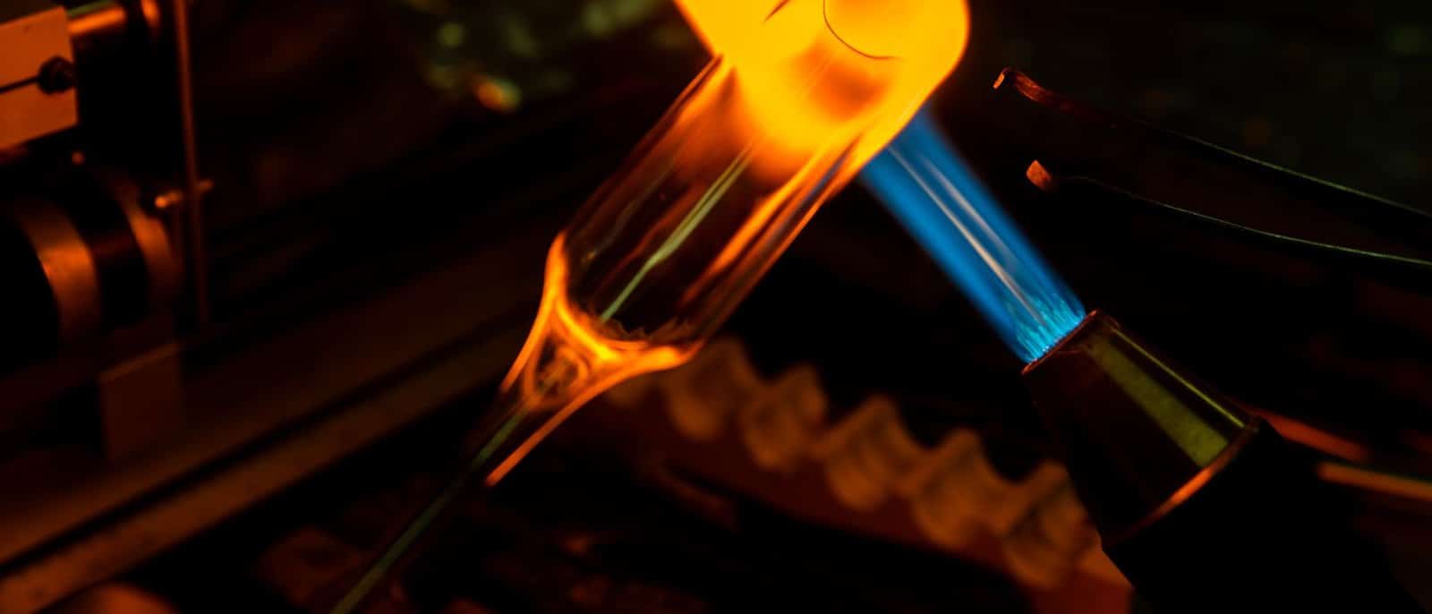 Corning (GLW) stock analysis — Hold rating, Technology